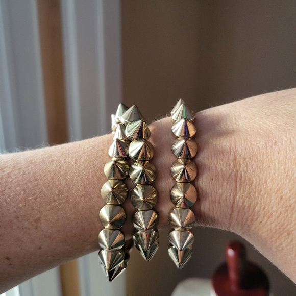 Edgy Gold Spike Stretch Bracelets - Picture 3 of 6